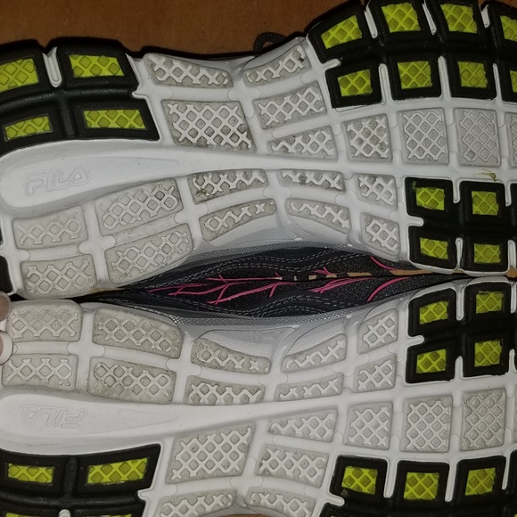 Women's Fila Max Cool Memory Foam Sneakers - Picture 3 of 5